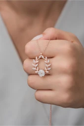 925 Ayar Gümüş Sarmaşık Manolya Çiçeği Kolye thumbnail 1