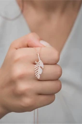 925 Ayar Gümüş Zirkon Taşlı Kuş Tüyü Kolye thumbnail 1