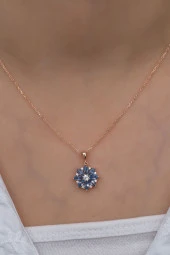 925 Ayar Gümüş Aquamarin Taşlı Lotus Çiçeği Kolye thumbnail 3