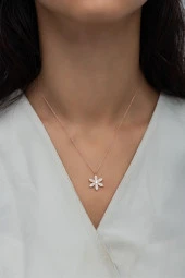 925 Ayar Gümüş 6 Yaprak zirkon Taşlı Çiçek Kolye thumbnail 2