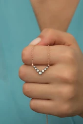 925 Ayar Gümüş Elmas Montür V Model Kolye thumbnail 1