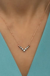 925 Ayar Gümüş Elmas Montür V Model Kolye thumbnail 2