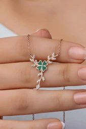 925 Ayar Gümüş Daldaki Yeşil Yonca Kolye thumbnail 1