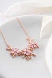 925 Ayar Gümüş Işıltılı Model Pembe Taşlı 3'Lü Çiçek  Kolye thumbnail 2