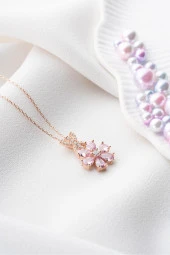 925 Ayar Gümüş Pembe zirkon Taşlı 6 Yapraklı Çiçek Kolye thumbnail 2