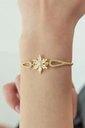 925 Ayar Kelepçe Model Gold Beyaz Çiçek Bileklik Kadın Gümüş Bileklik thumbnail 2