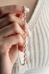 925 Ayar Gümüş Asansörlü Sıralı Zirkon Taşlı Bileklik thumbnail 1