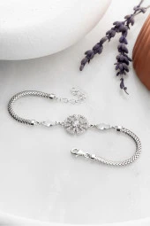 925 Ayar Gümüş Zirkon Taşlı 6 Yapraklı Çiçek Bileklik thumbnail 2