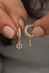 925 Ayar Gümüş Sallantılı Rose Zirkon Kartanesi Küpe thumbnail 1