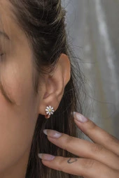 925 Ayar Gümüş Rose Mineli Papatya Model Küpe thumbnail 2