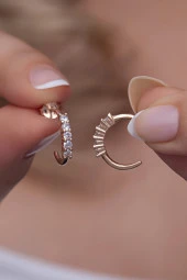925 Ayar Gümüş Zirkon 5 Taşlı 12 Mm Yarım Tur  Küpe - 1