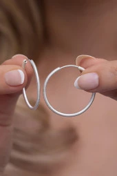 925 Ayar Gümüş Çizgili Tasarım 25 mm Halka Küpe thumbnail 1