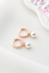 925 Ayar Gümüş Rose Kaplama 10 mm Sallantılı İnci Küpe - 1