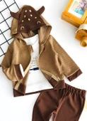 Neşeli Bebekler Kapüşonlu Hırkalı Armalı İki İp Kumaş Üçlü Takım Kahverengi thumbnail 2