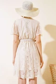 Dantelli Kısa Kol Elbise Bej thumbnail 3