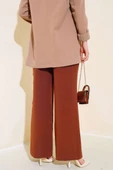 Beli Üç Katlı Bol Paça Pantolon Kahve thumbnail 3