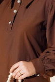 Sivri Yaka Yarım Düğmeli Tunik Kahve - 4