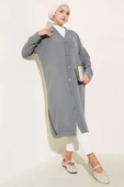 Önü Düğmeli Ayrobin Gri Uzun Hırka thumbnail 2