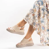 TwoEgoist Kadın Hakiki Deri Günlük Dolgu Topuklu Şık Sandalet - 7