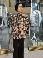 4017 Leopar Desenli Balıkçı Yaka Triko Takım - 4