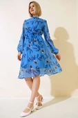Şifon Çiçek Desenli Elbise Mavi thumbnail 1