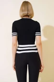 Oval Yaka Altı Çizgili Triko Body Siyah - 3