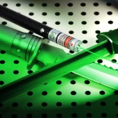 VIP 100 MW GREEN LASER POINTER 100 MW YEŞİL LAZER 4 BAŞLIKLI KUTULU YEŞİL LAZER KAMP DAĞCI IŞIKLARI thumbnail 1