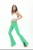 Kemerli Yanı Yırtmaçlı İspanyol Paça Atlas Kumaş Pantolon - Yeşil thumbnail 1