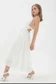 Beli Lastikli Astarlı Sırt Dekolte Brode Elbise - Beyaz thumbnail 1