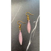 Yanardöner Pembe ve Turuncu Gold Aksesuar Simetrik Şekil Küçük Sallantılı Epoksi Küpe El Yapımı thumbnail 2