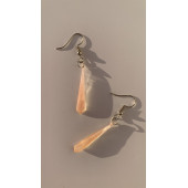 Yanardöner Pembe ve Turuncu Gümüş Aksesuar Minik Piramit Şekil Sallantılı Epoksi Küpe El Yapımı thumbnail 5