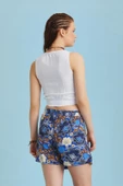 Lastikli Kolsuz Degaje Yaka Beyaz Şık Crop Bluz - 4