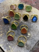 Güneş Taşı Serisi Fasülye Kesim Kedi Gözü Taşlı El İşi Kadın Altın Kaplama Yüzük Ayarlanabilir Ölçü - 1