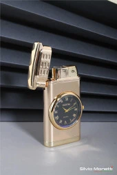 Silvio Monetti Altın Özel Tasarım Kapaklı Saatli Model Gazlı Çakmak 24CSM807BMR02 thumbnail 4