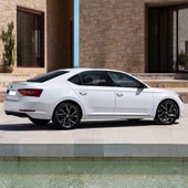 Skoda Superb 3 2015-2019 Arka Silecek Kapağı Delikli 3V5955435 - 2