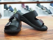 SİYAH HAKİKİ DERİ KADIN TERLİK thumbnail 5