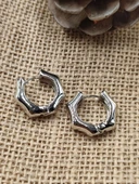 Dalgalı Yuvarlak Halka Küpe Beyaz Renk - 1