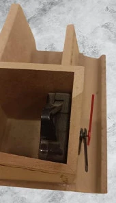 Hobi ADN 90384 Dekoratif Masaüstü Kalemlik Kartvizitlik Saatli Ahşap MDF HAM Renk - 4