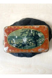 BESLER BİSKÜVİ VE ŞEKERLEME FABRİKASI YAZILI TENEKE KUTU - 1