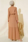 Gizli Yarım Düğmeli Elbise Camel - 3