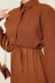 Gizli Yarım Düğmeli Elbise Kahve thumbnail 4
