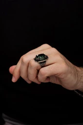 Yeşil Taşlı Faset Kesim 925 Gümüş Erkek Yüzük thumbnail 4