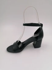 SOLMAZ GUTRO SİYAH TEK BANT TOPUKLU ABİYE AYAKKABI thumbnail 2