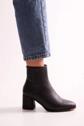 SOLMAZ HAYLEE SİYAH CİLT TOPUKLU BOT thumbnail 4