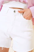 Pileli Paça Püsküllü Kot Şort Beyaz thumbnail 4