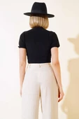 V Yaka Likralı Crop Siyah thumbnail 3