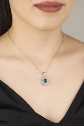 Gümüş Elmas Montür Zümrüt Taşlı Kadın Kolye thumbnail 2