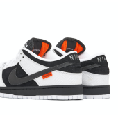 Nike SB Dunk Low x TIGHTBOOTH White Black - 3