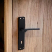 Panama Mat Siyah Yale Ahşap PVC Kapı Kolu Sağa Sola Uygun Ön Arka Rozetsiz Barelsiz Oda 1 Takım thumbnail 5