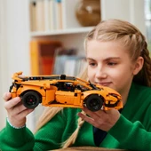 LEGO Technic 42196 Lamborghini Huracán Tecnica Turuncu (806 Parça) thumbnail 7